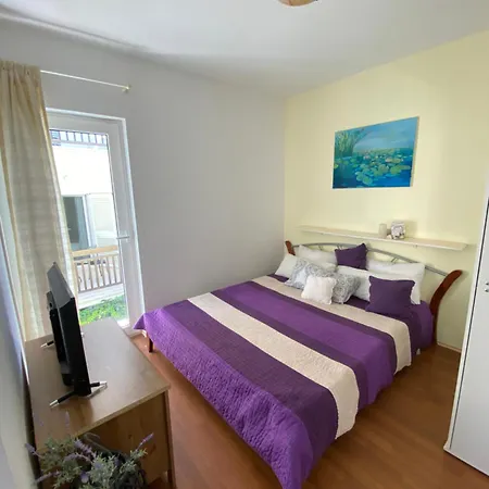 Apartment Donilena *